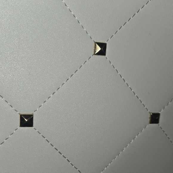 White Quilted Women's Bag - Picture 12 of 12